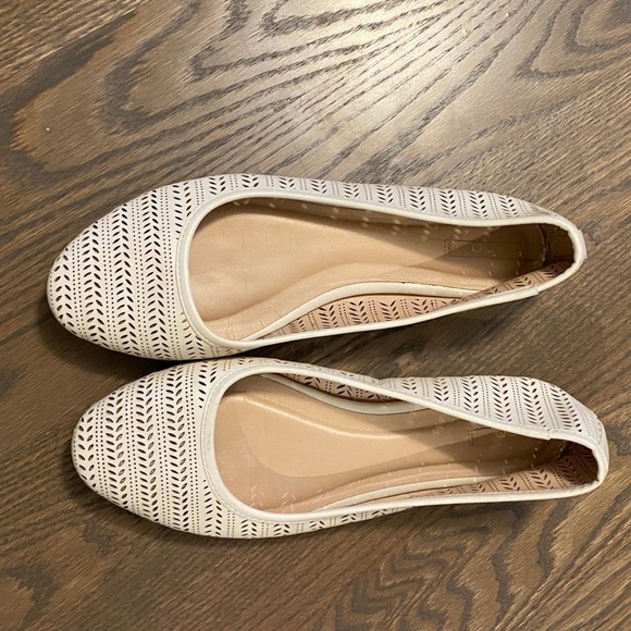 Legaeng Lazer Cut Leather flat - Picture 3 of 15